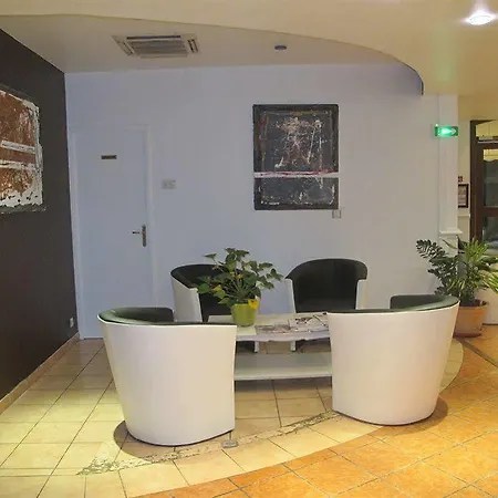 Adonis Sartoux Albatros Appart hôtel 3*
